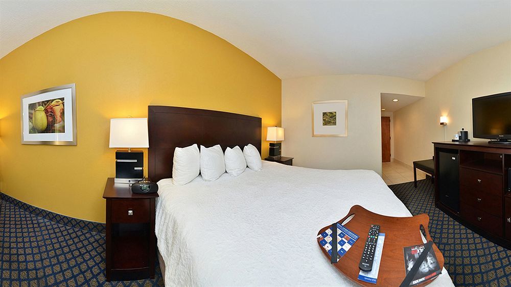 Hampton Inn Petersburg-Fort Gregg Adams Exterior photo